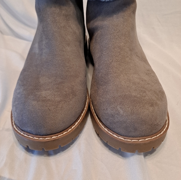 American Eagle Boots Faux Fur Cuff Gray Women's size 9-1/2 - Picture 5 of 8